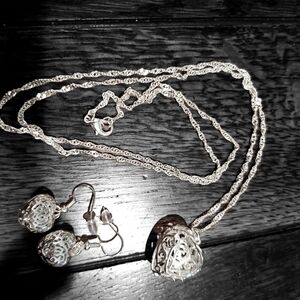 New Silver fillagree 18" heart necklace and earrings